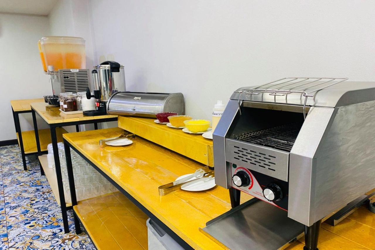 קנצ'נבורי Eurotel Hotel מראה חיצוני תמונה