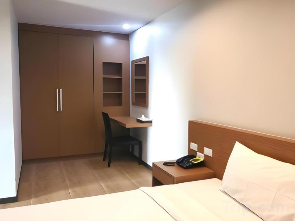 קנצ'נבורי Eurotel Hotel מראה חיצוני תמונה