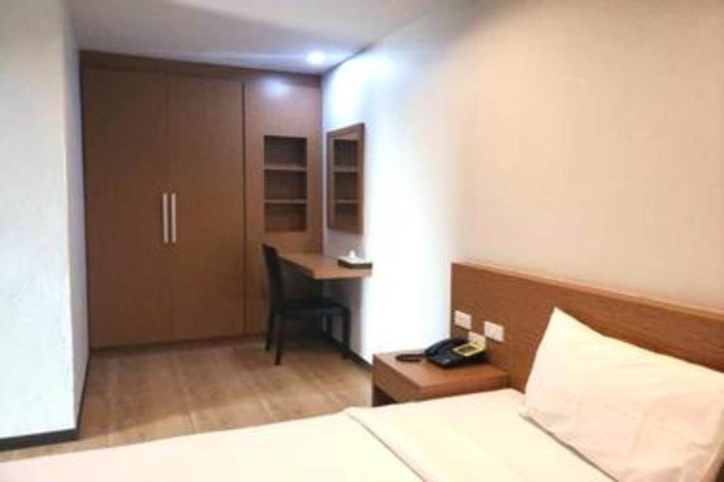 קנצ'נבורי Eurotel Hotel מראה חיצוני תמונה